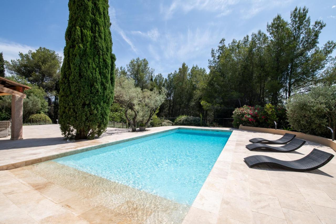 Villa De Charme En Campagne Avec Piscine Privee Et Nature Luxuriante เลอโบสเซต์ ภายนอก รูปภาพ